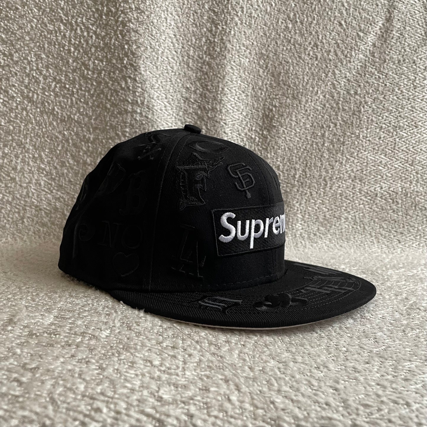 Gorra New era All Over Supreme